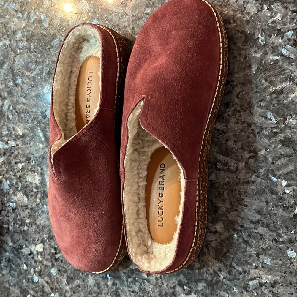 Lucky brand pink suede, wool filled cork bed clogs.